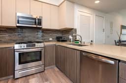 Beverly Hills Luxury 2BR Condo Gated Parking!