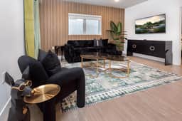 Deluxe K-Town 1BR Condo W. Balcony, Parking!