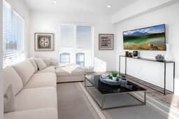 Prestige Elegance 2BR Apt Sleeps 6