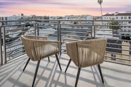 Prestige Elegance 2BR Apt Sleeps 6