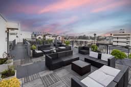 Prestige Elegance 2BR Apt Sleeps 6
