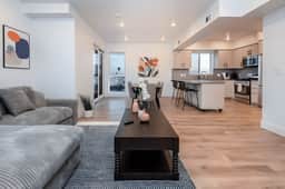 K-Town Modern 2BR Condo with Roof Deck, Parking