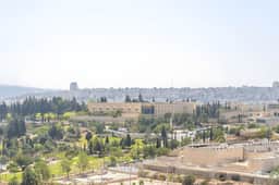 Penthouse near Machne Yehuda with Jacuzzi