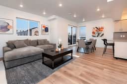 K-Town Modern 2BR Condo with Roof Deck, Parking