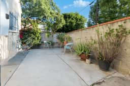 Luxurious 1 Bedroom Apt in LA Sleeps 4!