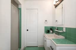 Luxe 1BR Apartment | Modern Comfort Awaits