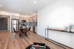 Cozy Apartment in K-Town with Roof Deck & Parking