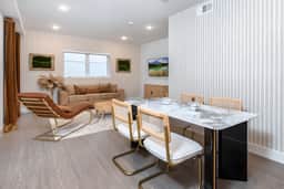 K-Town Modern 1 Bedroom Condo with Free Parking