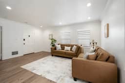 Spacious 2BR Apartment with Free Parking