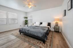 Spacious 2BR Apartment with Free Parking