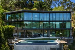 Ultimate Luxurious Glass Mansion W. Pool & Jacuzzi