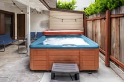 Luxury 3BR Home in LA with Jacuzzi and Parking