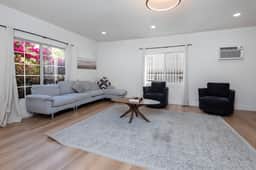 Luxe duplex in LA Sleeps 10