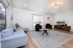 Luxe duplex in LA Sleeps 10