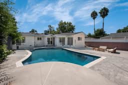 Luxurious 4BR Home with Pool, Jacuzzi & Parking
