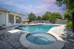 Luxurious 4BR Home with Pool, Jacuzzi & Parking