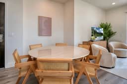 Modern Gem | Luxe Comfort | Central LA