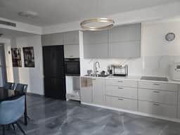 Stylish 2BR Apt W. Parking Near Machane Yehuda