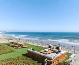 Luxury Beachfront Villa W. Stunning Pacific Views