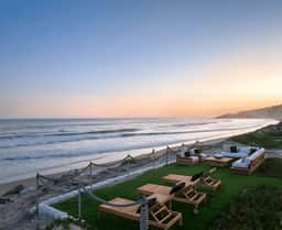 Luxury Beachfront Villa W. Stunning Pacific Views