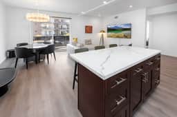 Luxury 2BR Apartment with Balcony & Free Parking