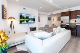 Luxury 2BR Apartment with Balcony & Free Parking