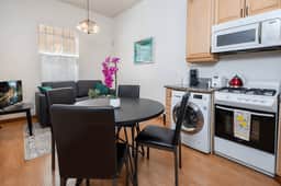 Chic 1 Bedroom Apartment in LA