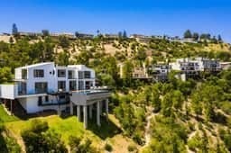 Luxurious 4BR Villa W. Pool, Spa, Theater, Views!
