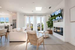 Luxury Touch | Designer 2BR Apartment in West LA