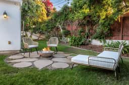 Modern Luxury 4BR Home with Free Parking & Patio