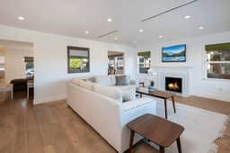 Modern Luxury 4BR Home with Free Parking & Patio