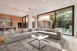 Luxurious 4BR Home w/ Pool, Jacuzzi & Free Parking