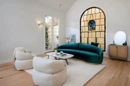 Luxurious 5 Bedroom Home in Hancock Park with Pool