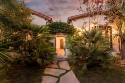 Luxurious Spanish Style 4BR Villa with Jacuzzi