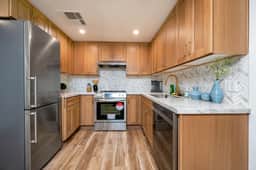 Central LA Stylish 1BR Apartment w/ Free Parking