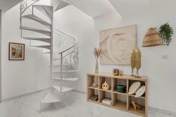 Chic 4BDR with Shelter by Machne Yehuda Market