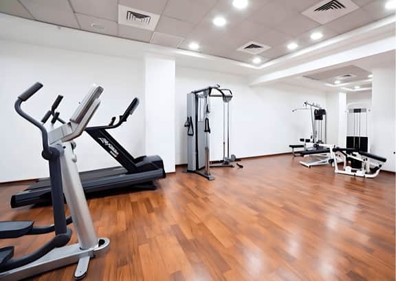 By Market • Wonderful Lightful 5BDR, Free Parking