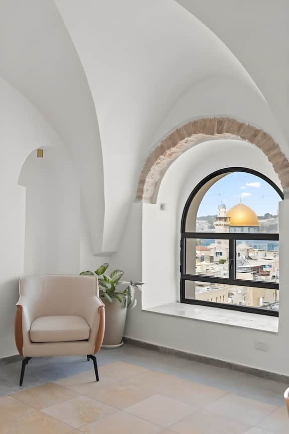 Western wall Stunning Penthouse