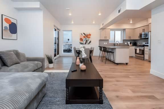 K-Town Modern 2BR Condo with Roof Deck, Parking