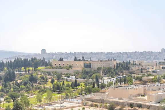 Penthouse near Machne Yehuda with Jacuzzi