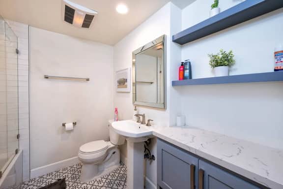 Luxe 2BR Apt W. Parking | Across from Cedars Sinai
