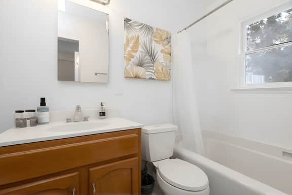 1BR Bright Modern Apartment in LA