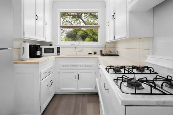 1BR Bright Modern Apartment in LA