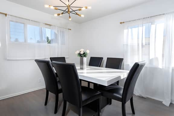 Beverly Hills 3BR Townhome with Modern Amenities