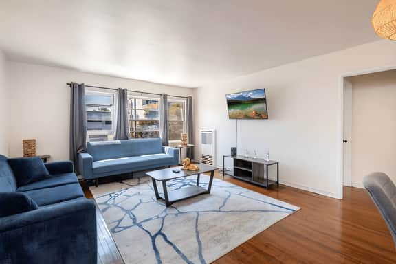 The Luxe 1BR | Modern Apt