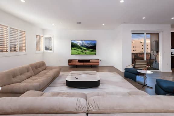 Ultimate Luxurious Penthouse with Private Balcony