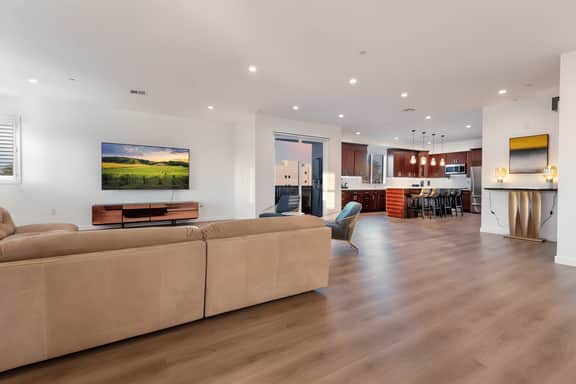 Ultimate Luxurious Penthouse with Private Balcony