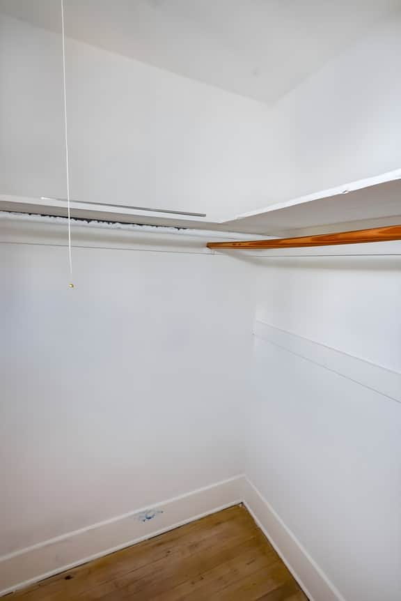 Central Hollywood 2-BR Apt. with Private Parking