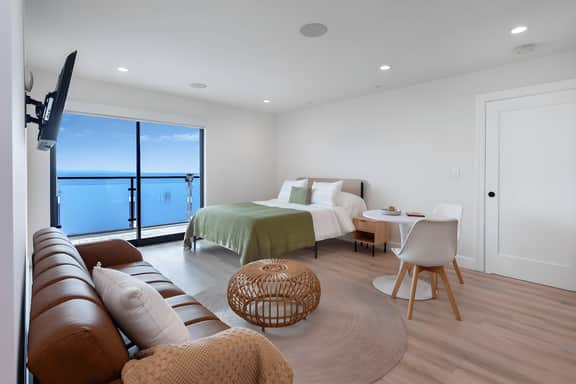 Seaside 1 Bedroom Apartment Beach Escape Sleeps 3
