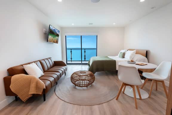 Seaside 1 Bedroom Apartment Beach Escape Sleeps 3